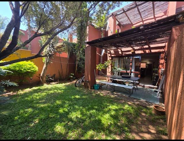 1 BEDROOM APARTMENT FOR SALE IN SUNNINGHILL